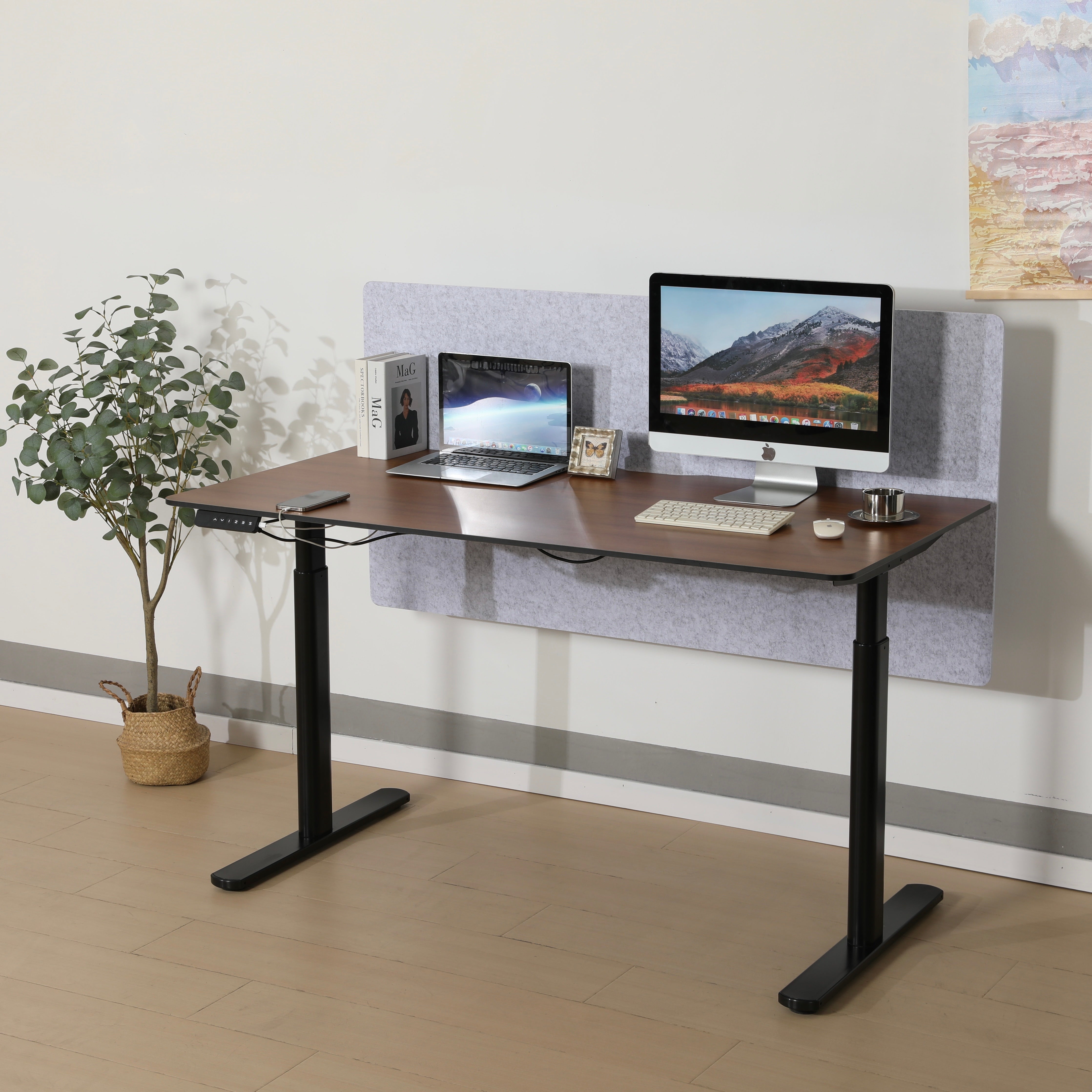 Hilodesk Höhenverstellbarer Schreibtisch elektrisch, 150 x 76 cm Tischoberfläche, Memory-Funktion mit 3 Höhen, Auffahrschutz, Braun, Weiß, Vollständiger Desktop