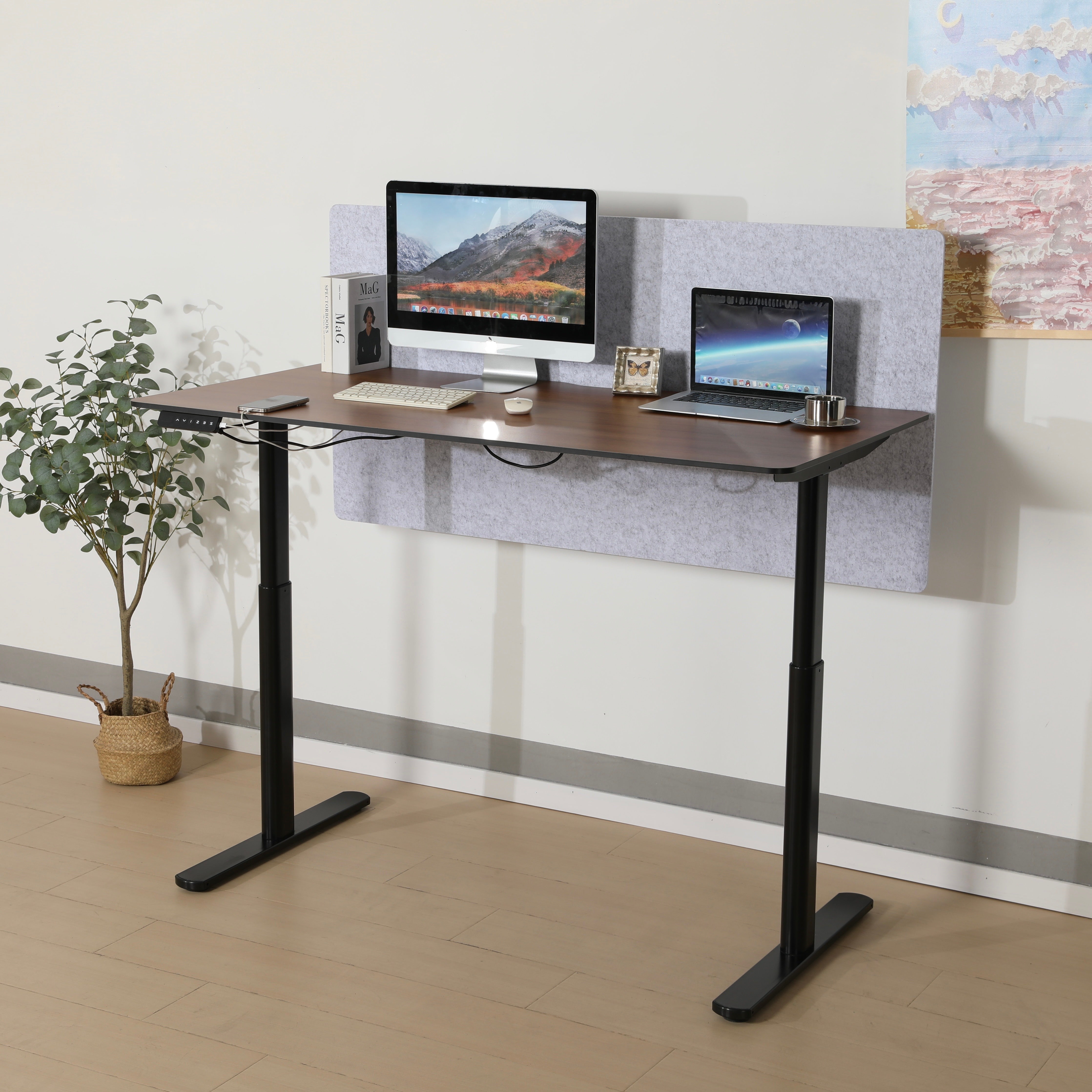 Hilodesk Höhenverstellbarer Schreibtisch elektrisch, 150 x 76 cm Tischoberfläche, Memory-Funktion mit 3 Höhen, Auffahrschutz, Braun, Weiß, Vollständiger Desktop